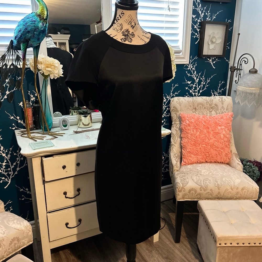 This GERARD DAREL ,BLACK DRESS Is very ELEGANT  size 38